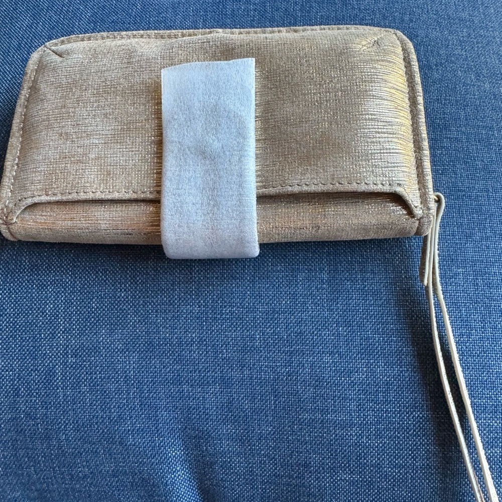 HOBO gold wristlet - Picture 3 of 5
